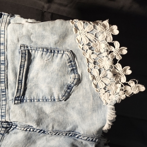 3/$25 ANGEL KISS Denim Jean Mid Rise Shorts Juniors size 15 - Picture 6 of 8